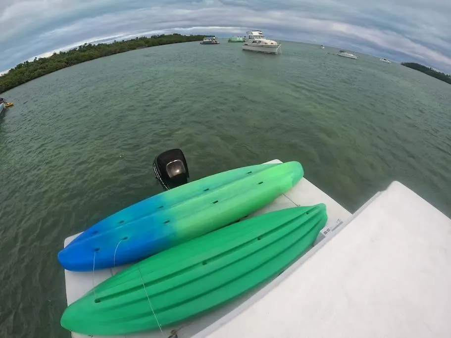 Beautiful Houseboat In Key West 호텔 보트호텔