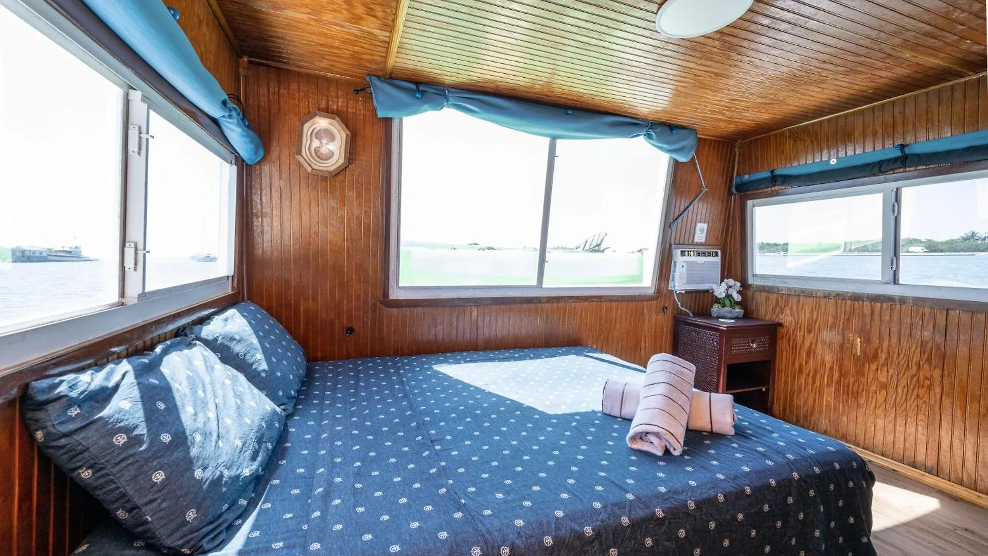 Beautiful Houseboat In Key West 호텔